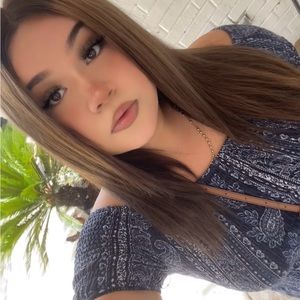 Meet your Posher, Anahi